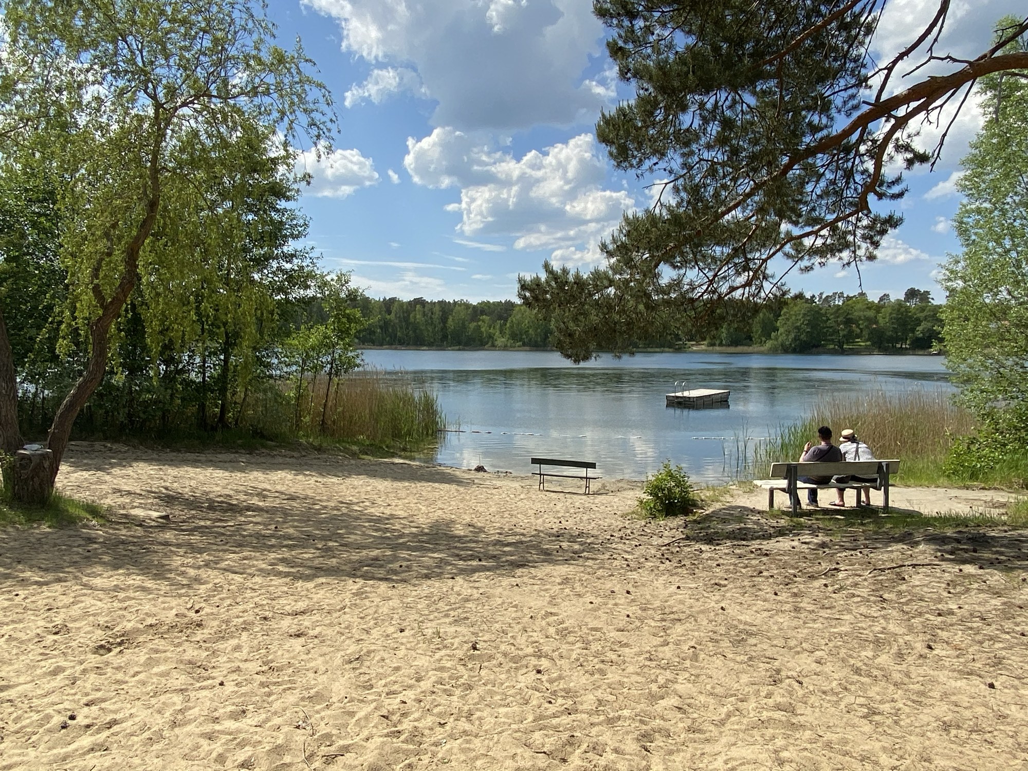 Sandstrand mit Blick auf den Gro&szlig; V&auml;ter See